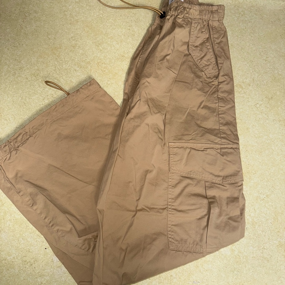 Woman’s Reformation Tan Cargo Pants